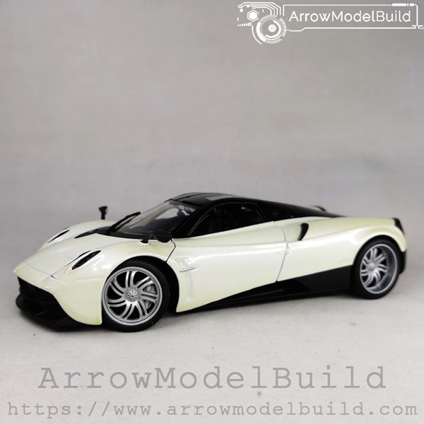 Picture of ArrowModelBuild Pagani Hyuara (Pearl Snow White) Built & Painted 1/24 Model Kit